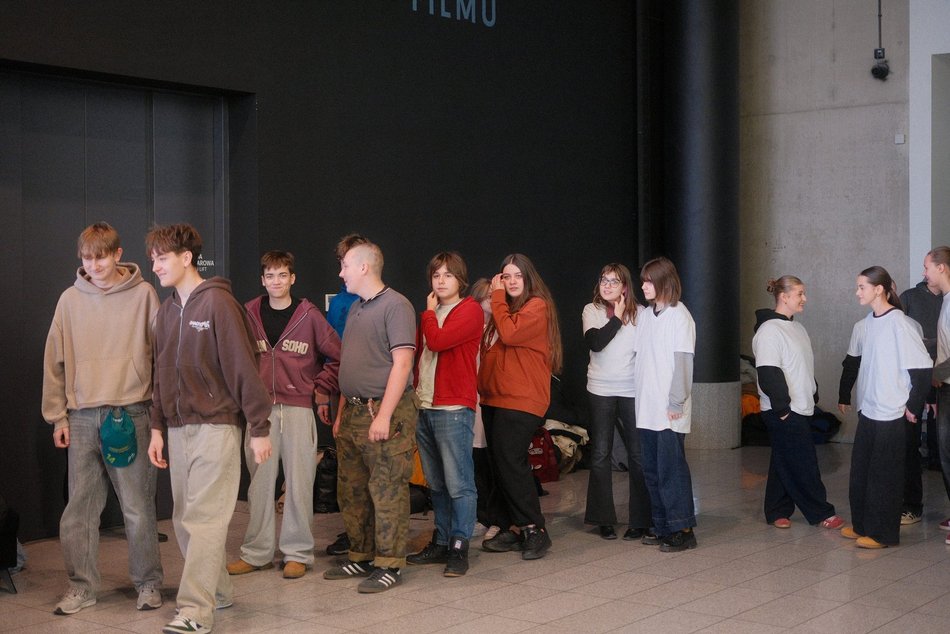 Łódź. Licealiści z Łodzi zatańczyli Belgijkę! Wielkie świętowanie Międzynarodowego Dnia Licealisty