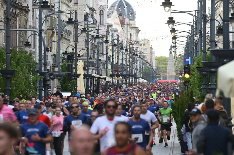 Łódź. Bieg Ulicą Piotrkowską Rossmann Run 2025 wystartował! Walka o życiowe rekordy