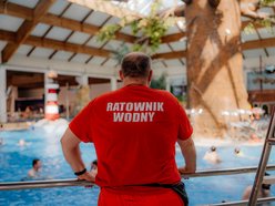 Łódź. Dbają o bezpieczeństwo nad wodą w Łodzi. Poznaj kulisy pracy ratowników w Aquaparku Fala w Łodzi