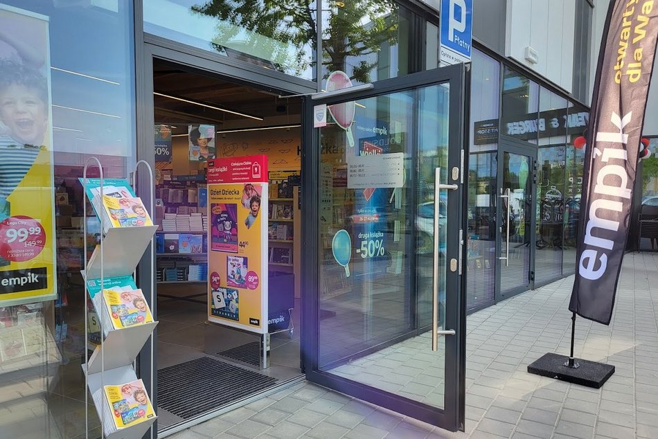 Nowe sklepy, siłownia i restauracje na Dąbrowie w Łodzi