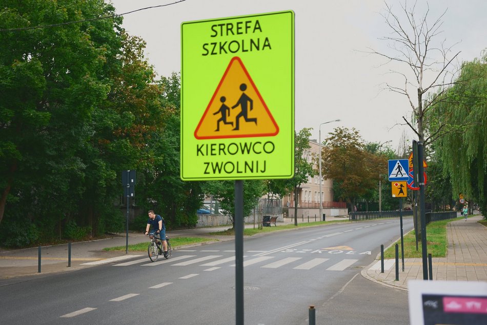 Łódź. Ulice Łodzi gotowe na nowy rok szkolny. Odświeżone oznakowania, akcje edukacyjne i nowe znaki