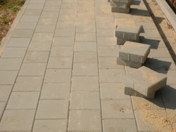 Łódź. Nowy i równy chodnik na Hetmańskiej w Łodzi. Prace dobiegają końca!