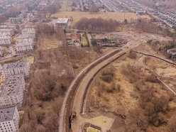 Łódź. Przedłużenie Kaczeńcowej w Łodzi. Nowe rondo przy Rąbieńskiej nabiera kształtów