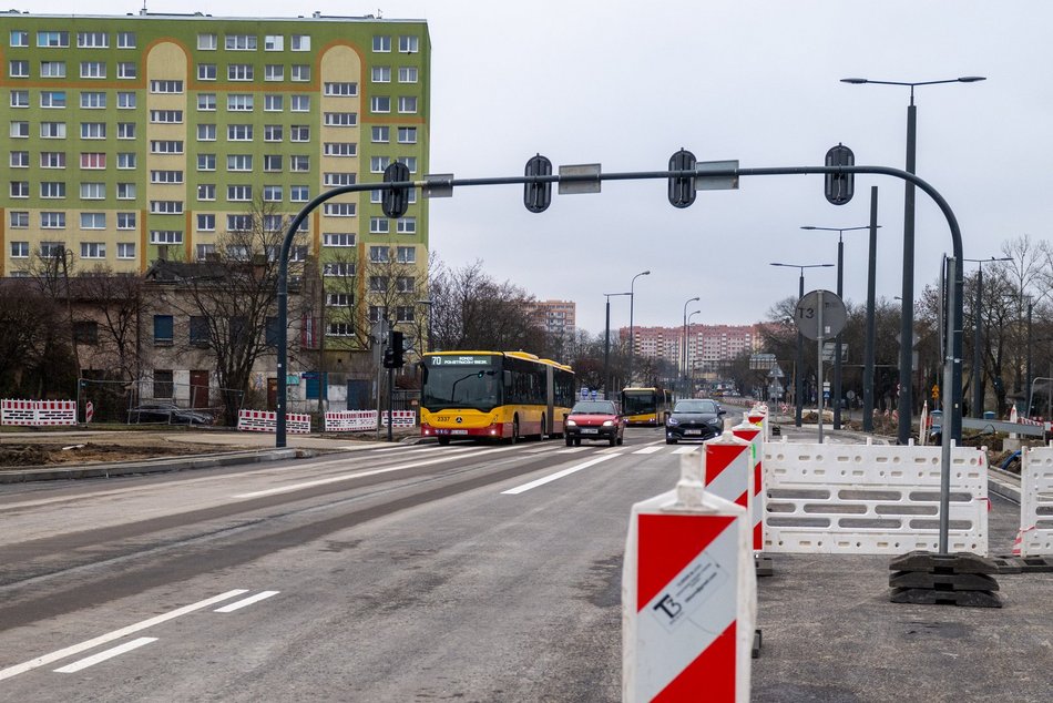 Rondo Broniewskiego w Łodzi otwarte! Przejazd z Dąbrowy na Chojny możliwy