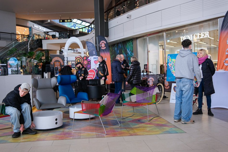 Łódź. WOŚP 2026 w Łodzi wystartował w Manufakturze! Zobacz te wspaniałe motocykle i bolidy