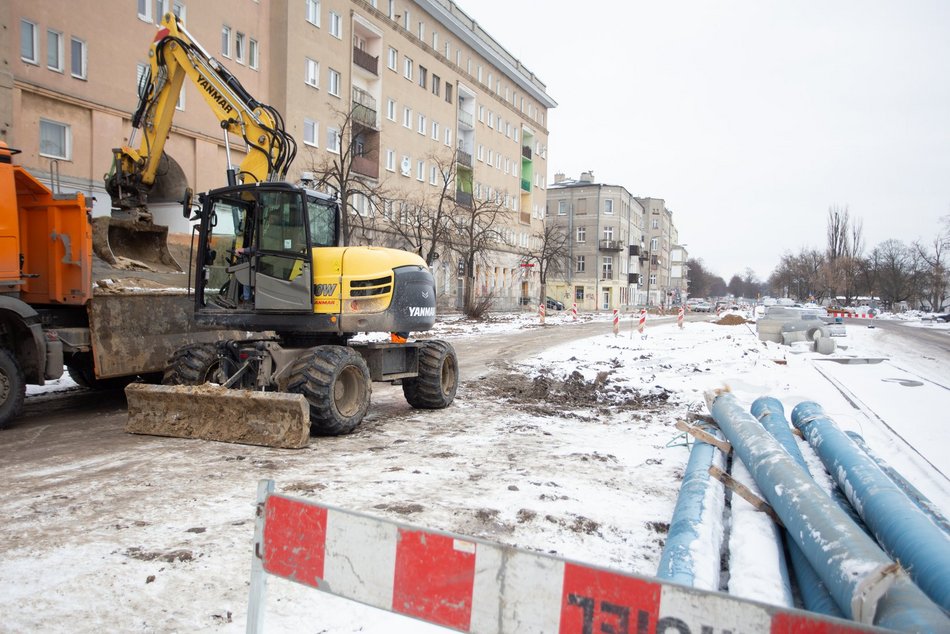 Remont Wojska Polskiego. Zwężenie Strykowskiej