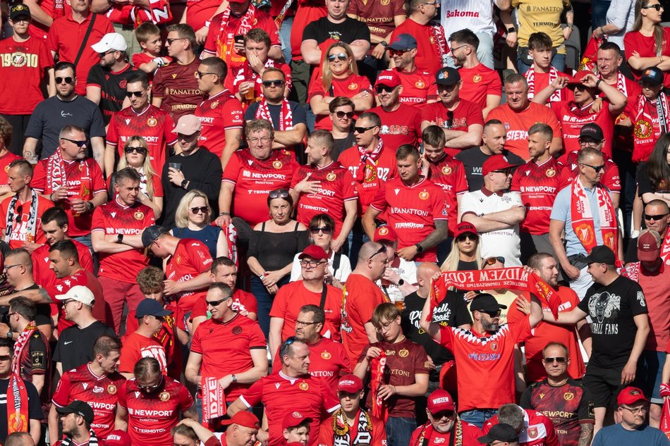 Kibice na meczu Widzewa Łódź z Piastem Gliwice