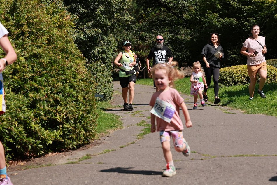 Łódź. Botaniczna Piątka w Ogrodzie Botanicznym w Łodzi. Biegowe emocje i pozytywna energia