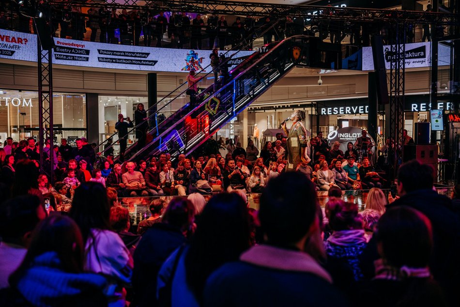 Łódź. Manufaktura Fashion Week w Łodzi. Kolekcja Jarosława Ewerta, koncert Andrzeja Piasecznego i więcej