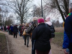 Topienie marzanny na Stawach Jana w Łodzi. Kolorowy korowód pożegnał zimę!