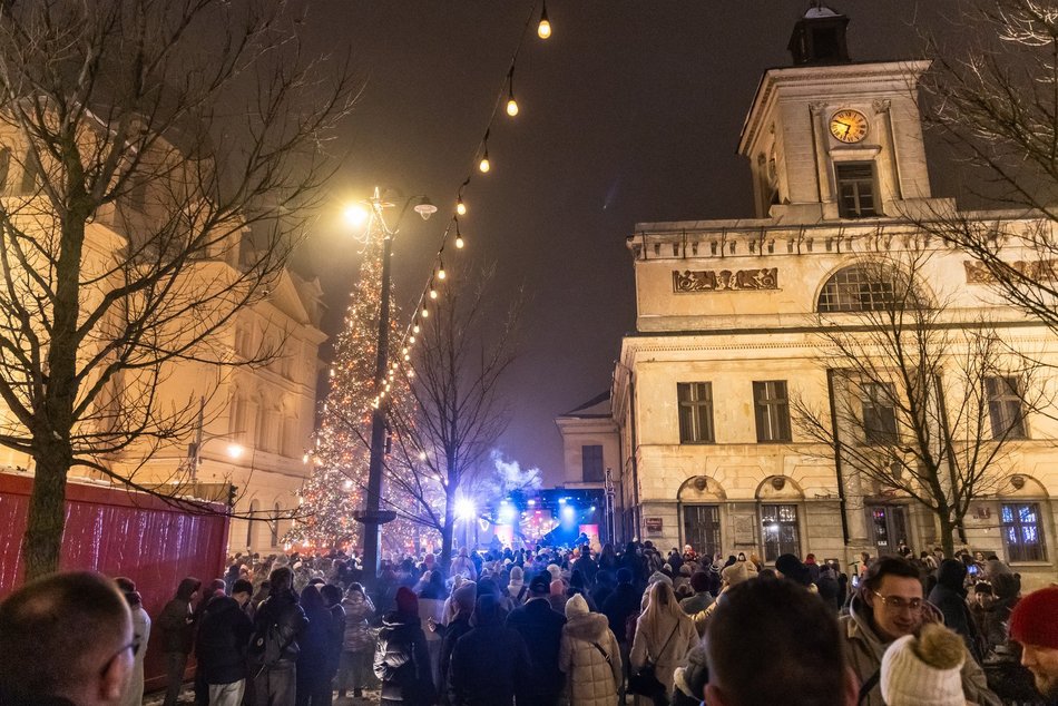 Tłumy na otwarciu Jarmarku Bożonarodzeniowego w Łodzi. Byłeś/aś? Znajdź się na zdjęciach!