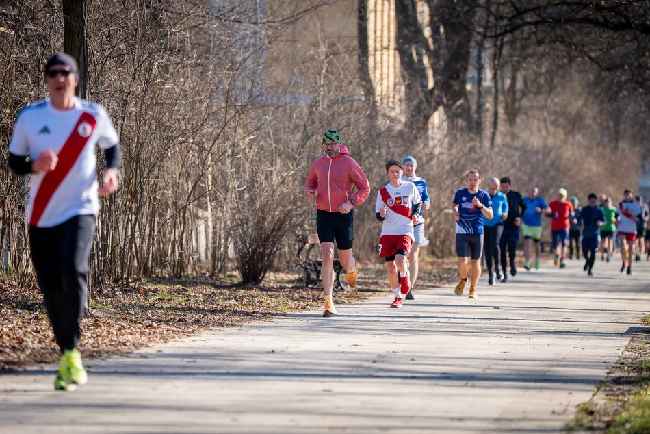 Łódź. Parkrun w Parku Poniatowskiego w Łodzi. Brałeś udział w biegu? Znajdź się na zdjęciach!