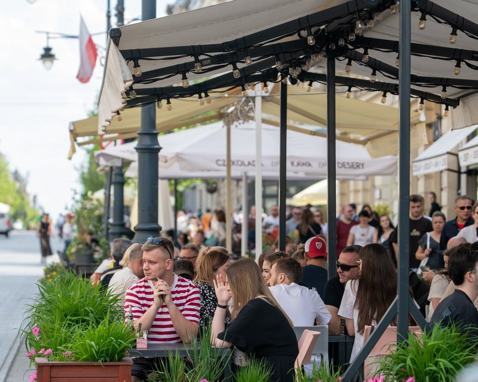 Łódź. Majówka 2025 na Piotrkowskiej w Łodzi. Tak łodzianie i turyści spędzają wolne chwile!