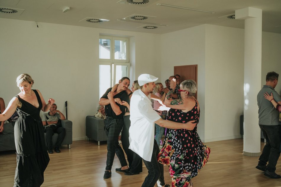 Łódź. Niedzielna potańcówka przy Piotrkowskiej. Pełno tańca, muzyki i dobrej energii!