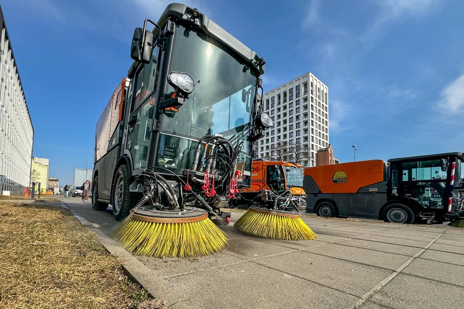 Wielkie sprzątanie Łodzi po zimie rozpoczęte. Gdzie spotkamy ekipy porządkowe?