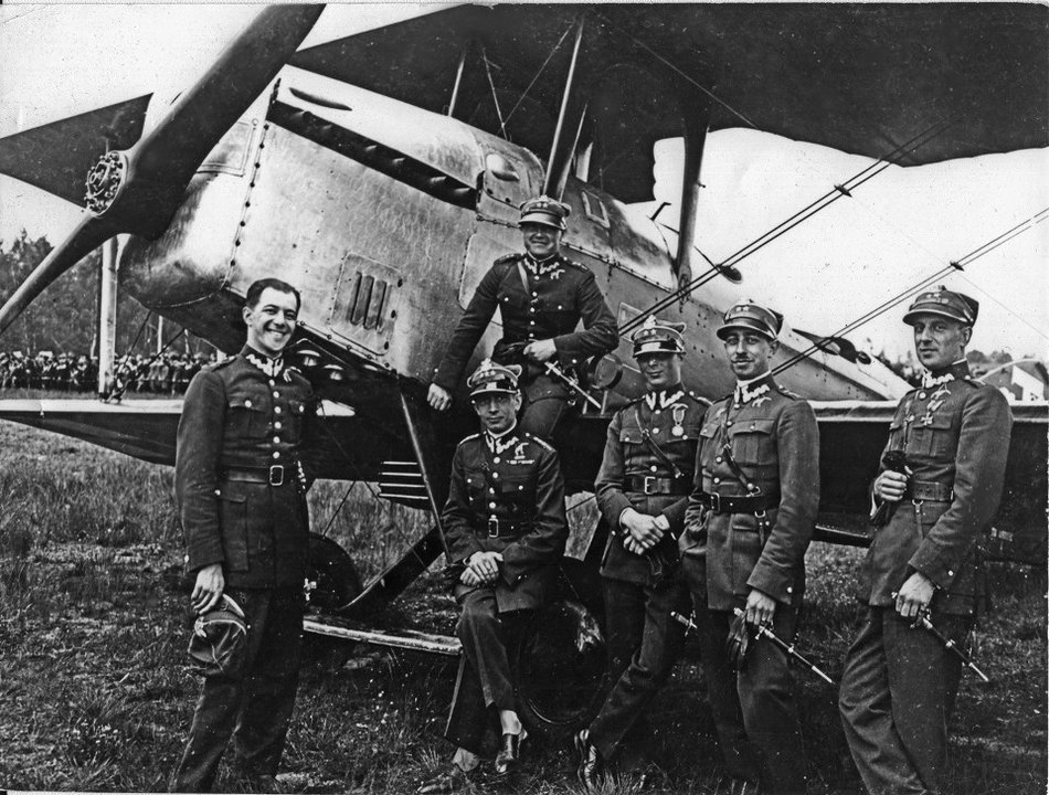 Lotnisko w Łodzi kończy 100 lat! Zobacz, jak wyglądało dawniej!