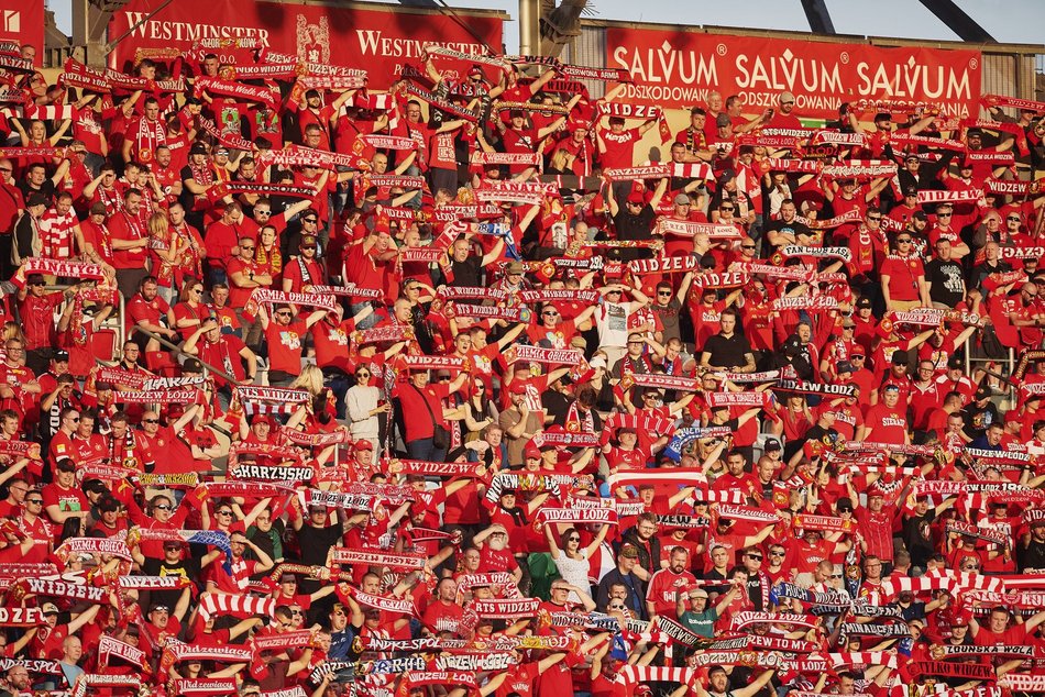 Kibice Widzewa Łódź na meczu z Koroną Kielce