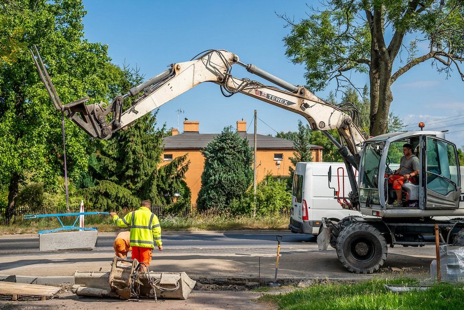 Remont Brzezińskiej w Łodzi. Jak idą prace na drodze do Nowosolnej?