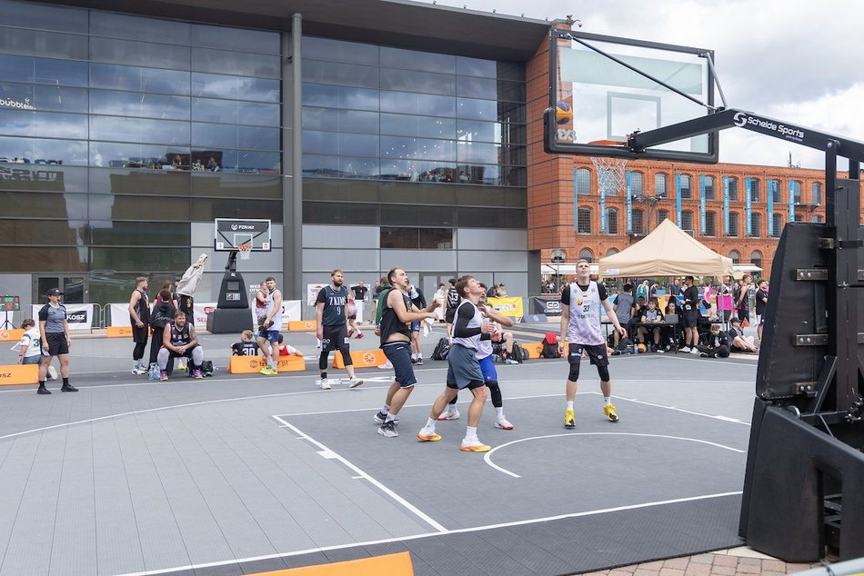 Łódź. Jubileuszowa edycja Basketmanii w Manufakturze