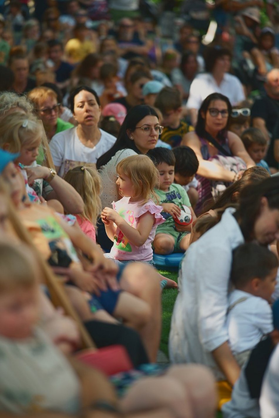 Łódź. Baśniowa Piotrkowska w Łodzi. Magiczny teatr zachwycił najmłodszych widzów