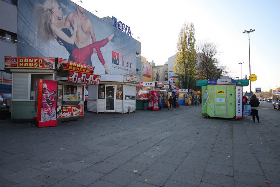 Łódź. Kultowe budki przy Centralu