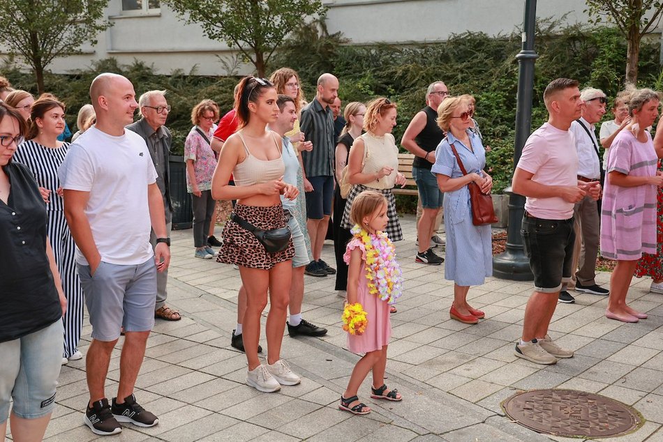 Łódź. Niedzielna potańcówka przy Piotrkowskiej. Taneczny wieczór łodzian