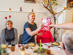 Seniorzy z Domów Dziennego Pobytu w Łodzi obdarowani przez harcerzy!