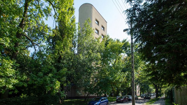 Ten niezwykły blok w Łodzi był kiedyś wieżą ciśnień! Czy wiedziałeś o jego istnieniu? [ZDJĘCIA]