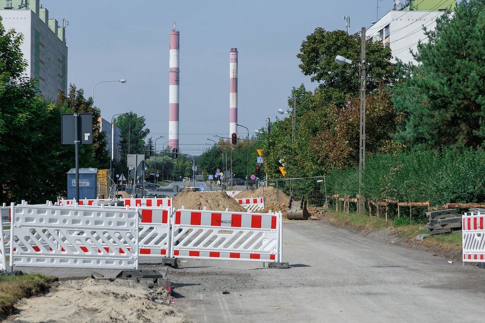 Remont Zakładowej w Łodzi. Zerwali asfalt, pracują nad nową konstrukcją jezdni