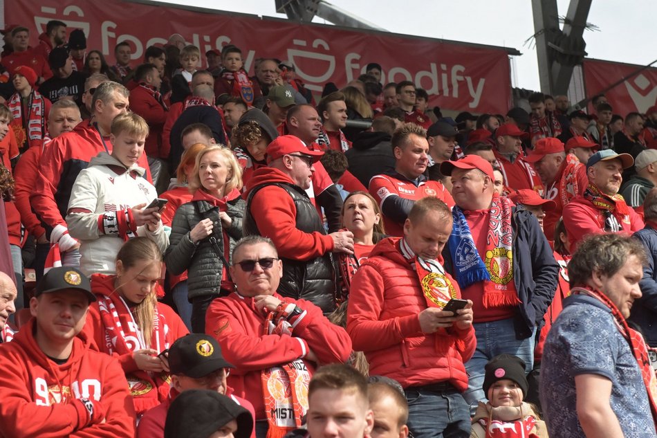 Łódź. Kibice na meczu Widzew Łódź - Bruk-Bet Termalica Nieciecza. Byłeś/aś? Znajdź się w galerii!