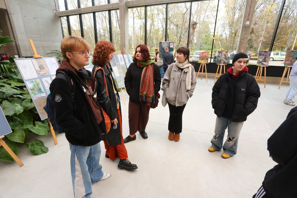 Wystawa prac plenerowych uczniów Państwowego Liceum Sztuk Plastycznych w Łodzi w Orientarium Zoo Łódź