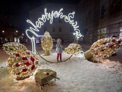 [Translate to Ukraiński:] Bożonarodzeniowa Piotrkowska w śnieżnej odsłonie