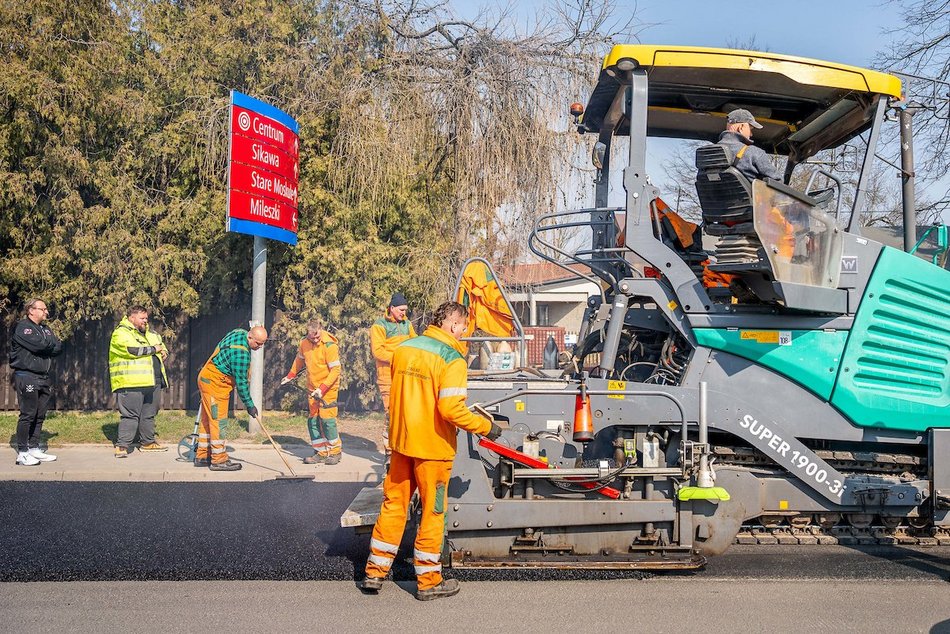 Łódź. Remont Brzezińskiej na finiszu. Jezdnia i chodniki już gotowe