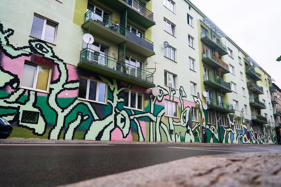Łódź. Nowy mural w centrum Łodzi! Tak kolorowo tam jeszcze nie było