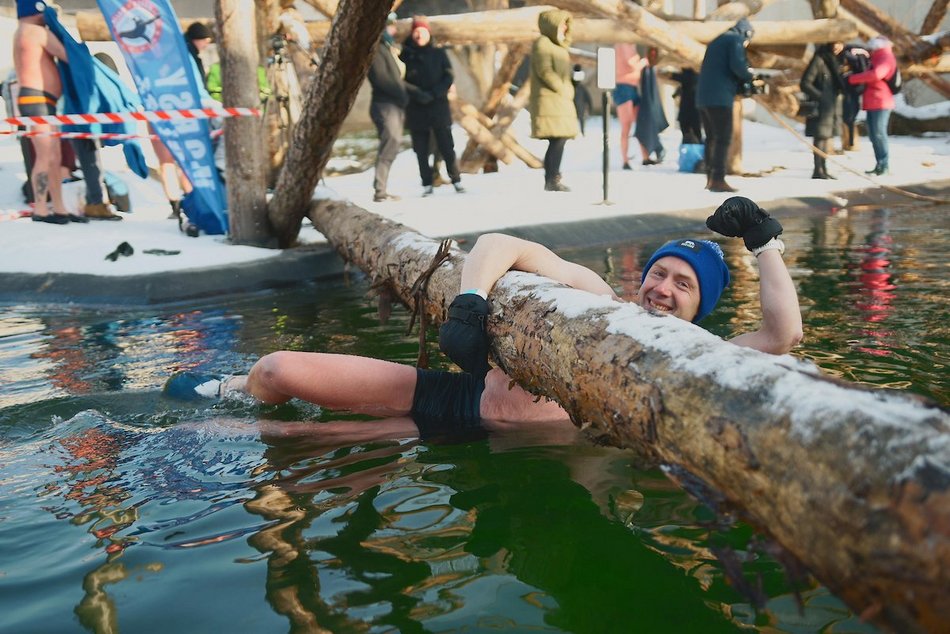 Łódź. Miłośnicy zimnych kąpieli w Orientarium Zoo Łódź
