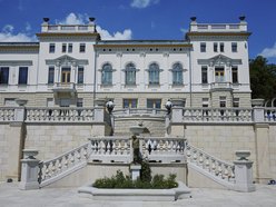 Łódź. Tajemnicza historia Lasu Łagiewnickiego w Łodzi. Kapliczki, uzdrawiające źródełko i pałac Heinzlów