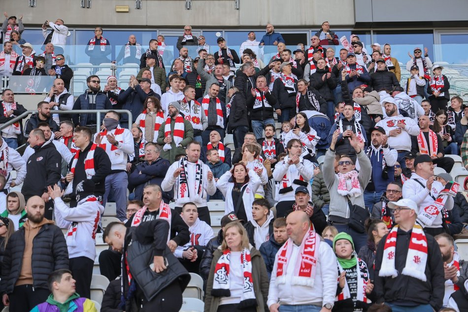 Łódź. Kibice na meczu ŁKS Łódź z Ruchem Chorzów. Byłeś/aś? Znajdź się w galerii!