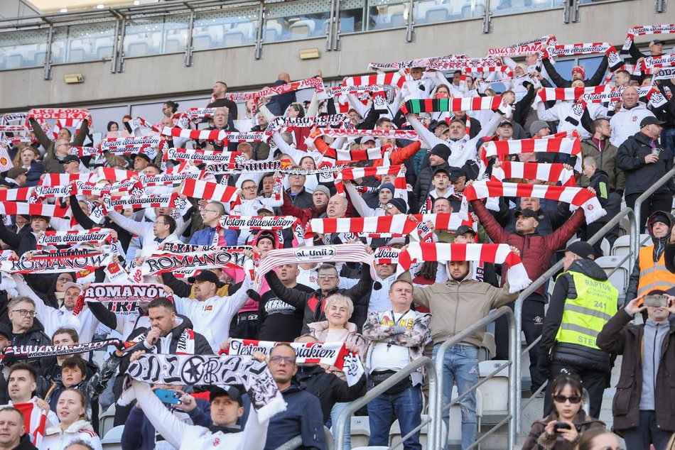 Łódź. Kibice na meczu ŁKS Łódź z Ruchem Chorzów. Byłeś/aś? Znajdź się w galerii!