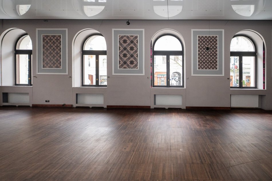 Łódź. Piotrkowska 77 w Łodzi. Kamienica na sprzedaż. Wnętrza i z zewnątrz