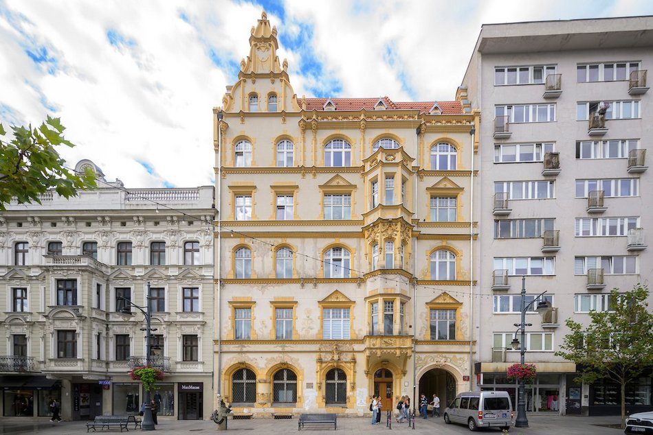 Łódź. Kamienica przy Piotrkowskiej 143