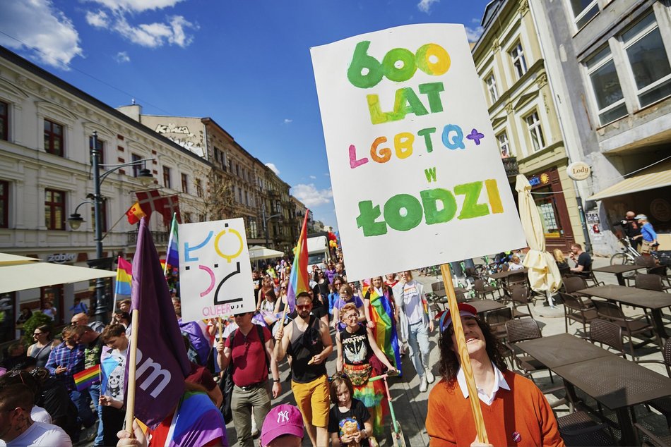 Uczestnicy Marszu Równości na ulicach Łodzi
