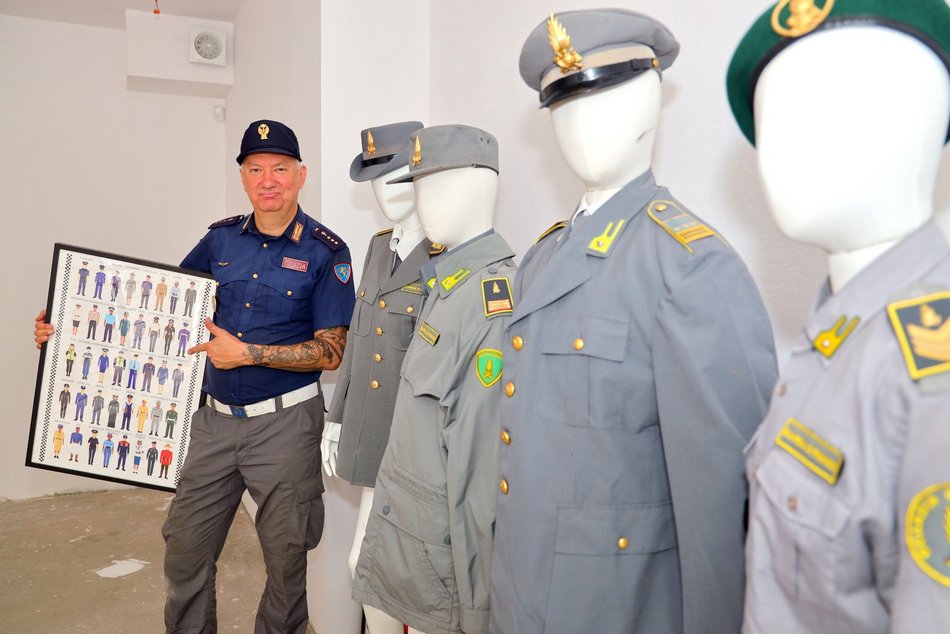 Muzeum mundurów policyjnych przy ul. Włókienniczej 5