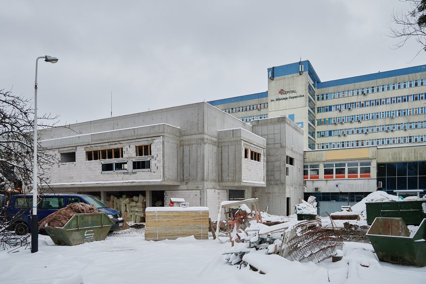 Szpital im. Kopernika w Łodzi w remoncie. Widać już bryłę nowego