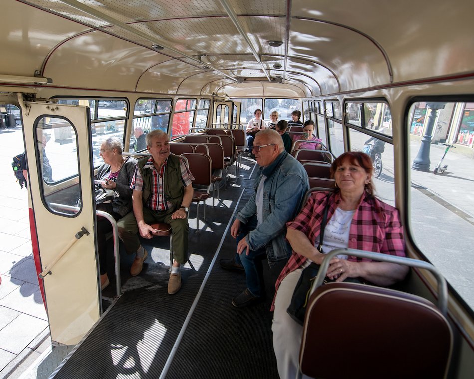 Łódź. Łódzkie Linie Turystyczne rozpoczęły sezon! Zwiedzaj Łódź zabytkowym tramwajem lub autobusem