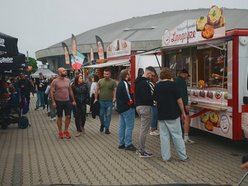 Wielka Szama trwa pod Atlas Areną w Łodzi