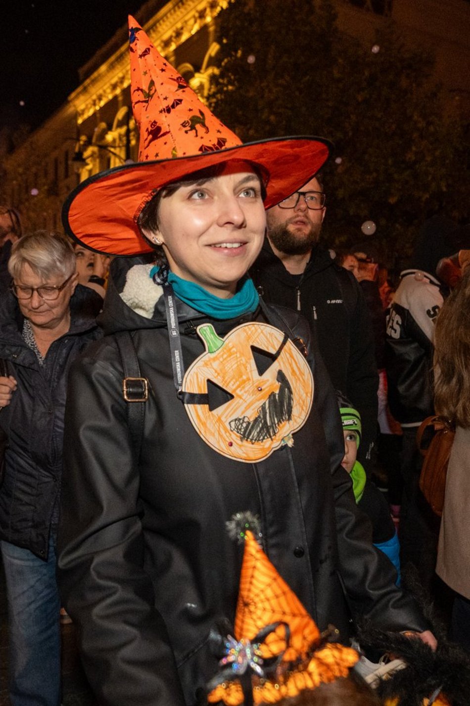 Łódź. Halloweenowa parada przeszła Piotrkowską w Łodzi. Tłumy duchów, czarownic i zombie!