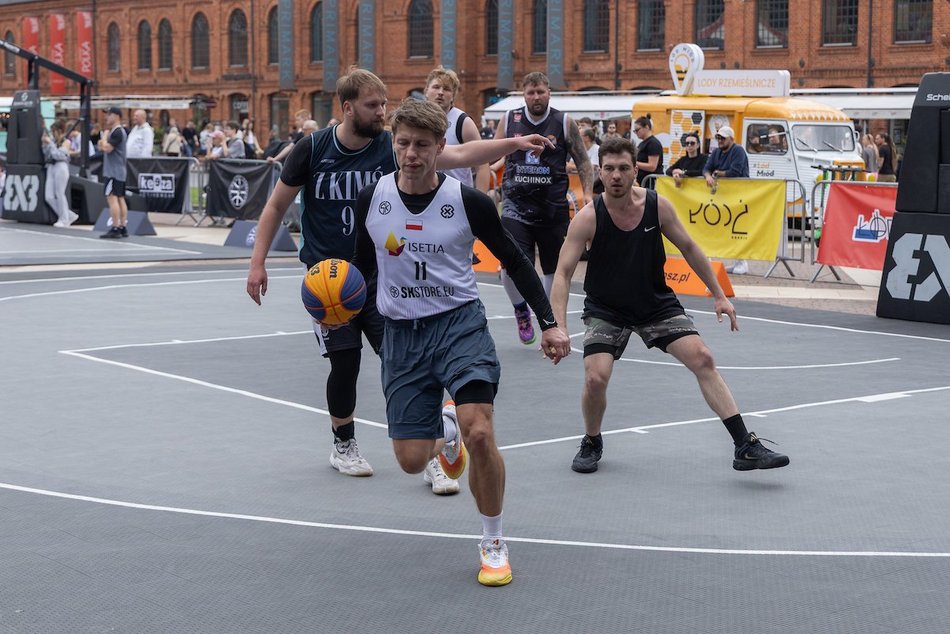 Łódź. Jubileuszowa edycja Basketmanii w Manufakturze