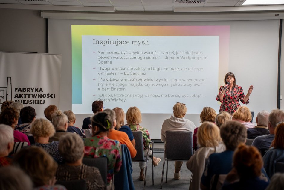 Łódź. Przyjdź na Akademię Świadomego Seniora w Łodzi i sprawdź, jak zadbać o cyfrowe bezpieczeństwo