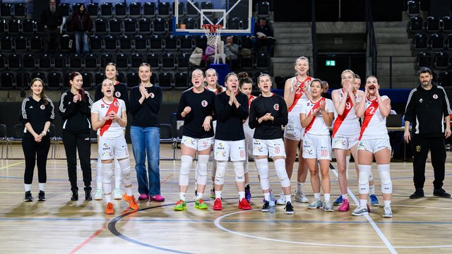 Lanie w Swarzędzu. Koszykarki ŁKS KK Łódź bez litości dla Lidera