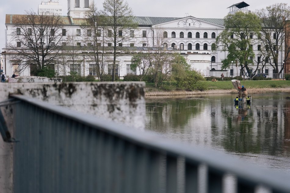 Łódź. Demontują fontannę w Parku Reymonta